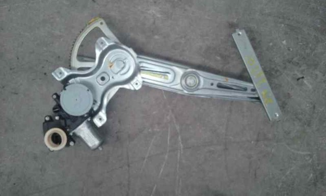 Mecanismo de acionamento de vidro da porta dianteira esquerda 698200D041 TOYOTA