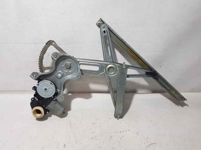 Mecanismo de acionamento de vidro da porta dianteira esquerda 698200D041 TOYOTA