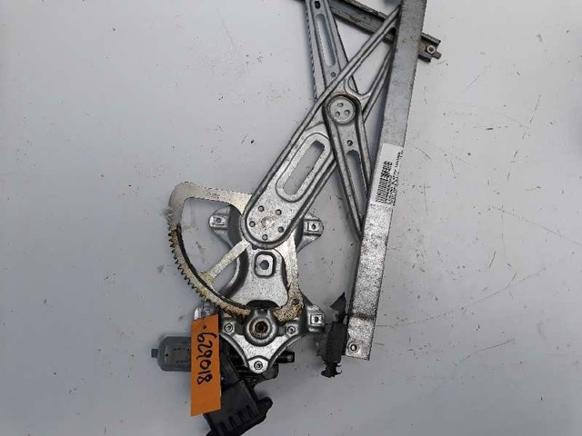 Mecanismo de acionamento de vidro da porta dianteira esquerda 698200D041 TOYOTA