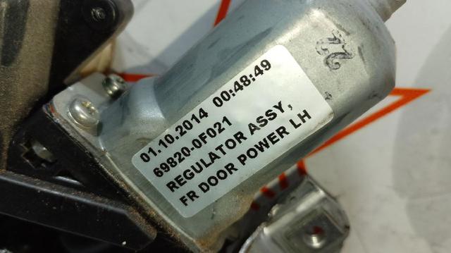 Mecanismo de acionamento de vidro da porta dianteira esquerda 698200F021 TOYOTA