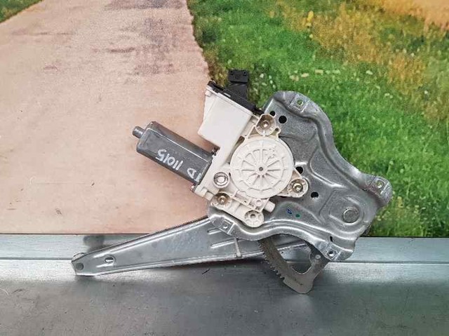 Mecanismo de acionamento de vidro da porta traseira direita 6983002100 TOYOTA