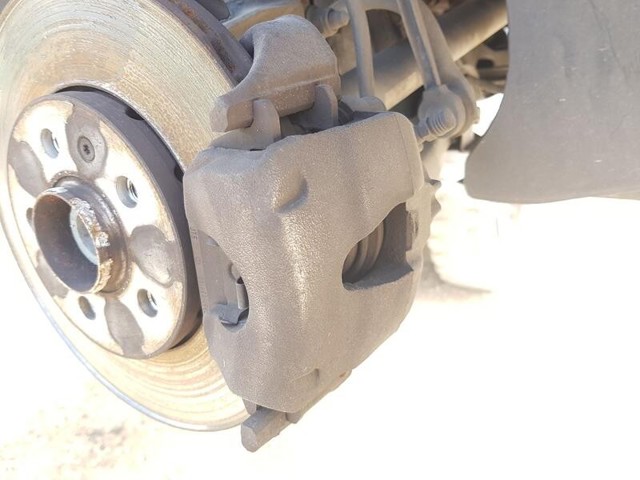 Suporte do freio dianteiro direito 6C0615124 VAG