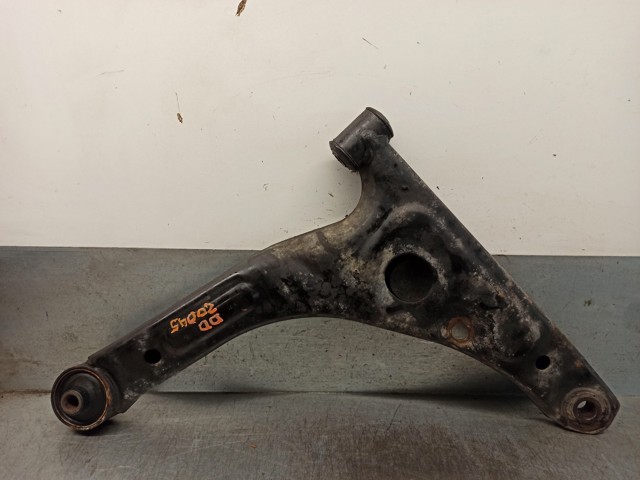 Braço oscilante inferior direito de suspensão dianteira 6C113A052FC FORD