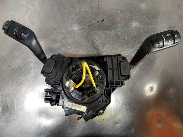 Comutador instalado na coluna da direção, parte central 6C1T6475AB FORD