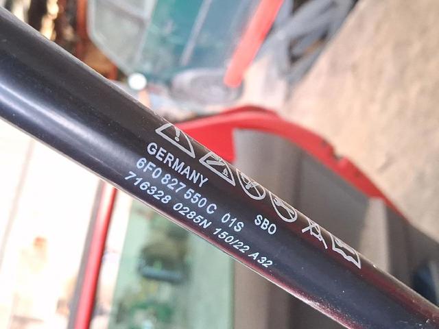 Amortecedor de tampa de porta-malas (de 3ª/5ª porta traseira) 6F0827550C VAG