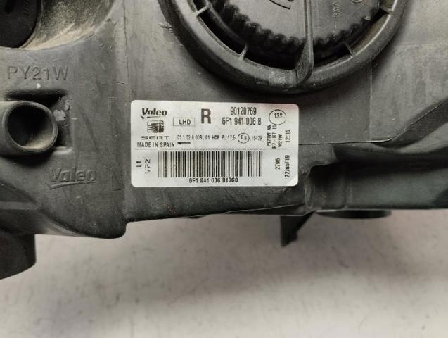 Luz direita 6F1941006B VAG