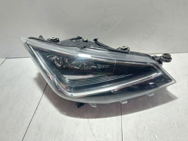 Luz direita 6F1941008B VAG