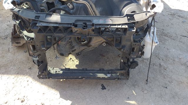 Suporte do radiador montado (painel de montagem de fixação das luzes) 6J0805588 VAG