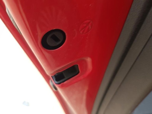 Fecho da porta traseira esquerda 6J0839015K VAG