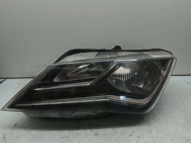 Luz esquerda 6JB941015 VAG