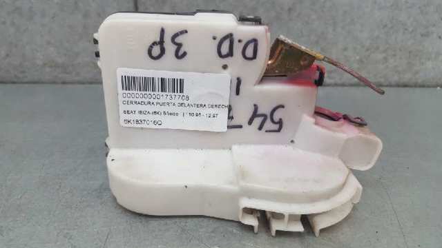 Fecho da porta dianteira direita 6K1837016Q VAG