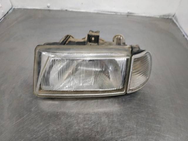 Luz esquerda 6K1941009Q VAG