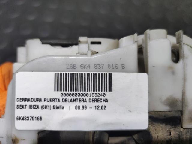 Fecho da porta dianteira direita 6K4837016B VAG