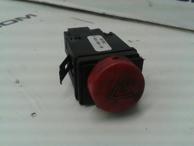 Botão de ativação do sinal de emergência para Seat Ibiza 6L1