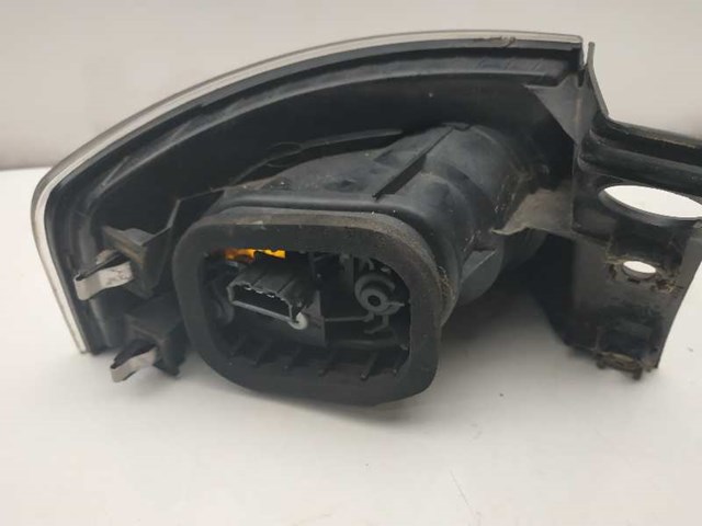 Lanterna traseira direita externa 6L6945096E VAG