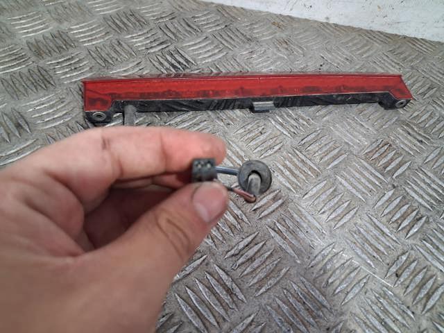Sinal de parada traseiro adicional 6L6945097B VAG