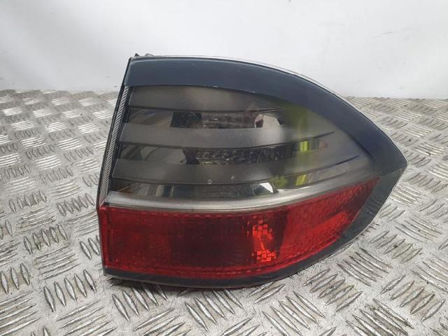Lanterna traseira direita externa 6M2113404CG FORD