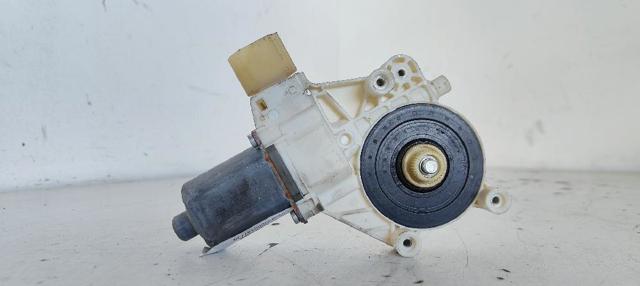 Motor de acionamento de vidro da porta dianteira direita 6M2114553B FORD