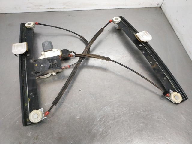 Motor de acionamento de vidro da porta dianteira direita 6M2114553B FORD