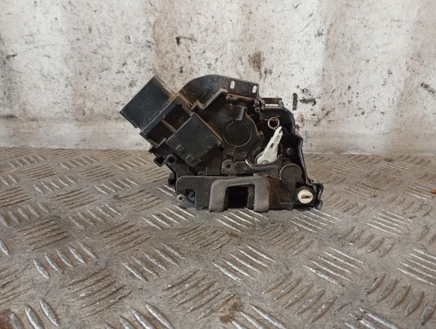 Fecho da porta traseira direita 6M2AR26412BC FORD