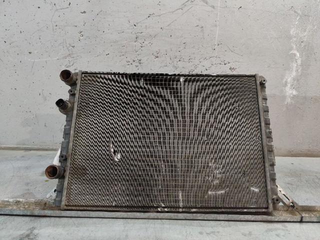 Radiador de esfriamento de motor 6N0121201D VAG