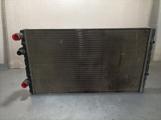 Radiador de esfriamento de motor 6N0121253L VAG