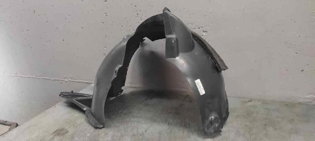 Guarda-barras direito do pára-lama dianteiro 6P0809958 VAG