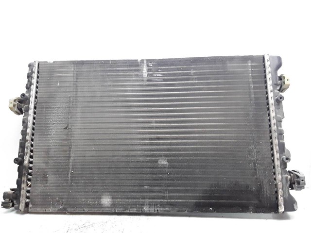 Radiador de esfriamento de motor 6Q0121253L VAG