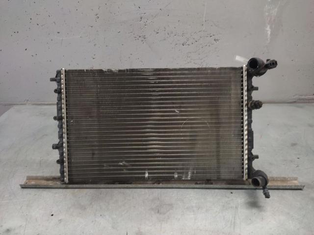 Radiador de esfriamento de motor 6Q0121253L VAG