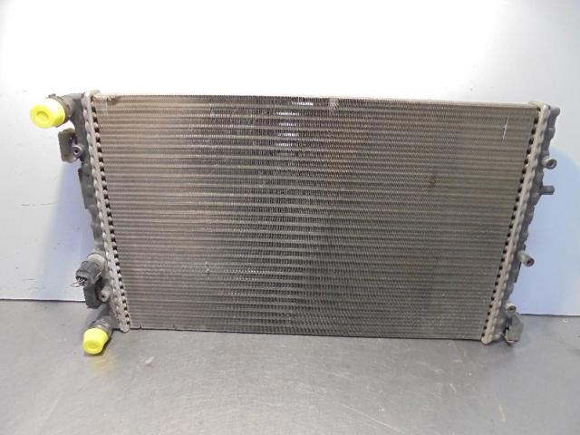 Radiador de esfriamento de motor 6Q0121253L VAG