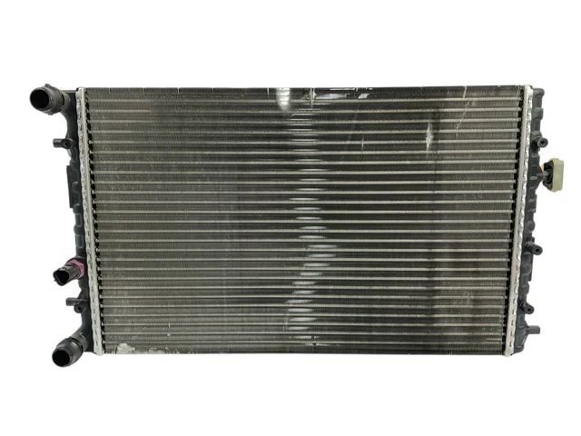 Radiador de esfriamento de motor 6Q0121253L VAG