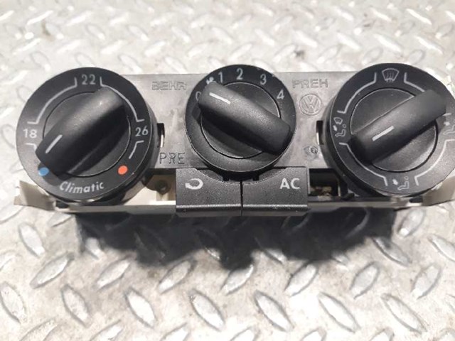 6Q0820045H VAG