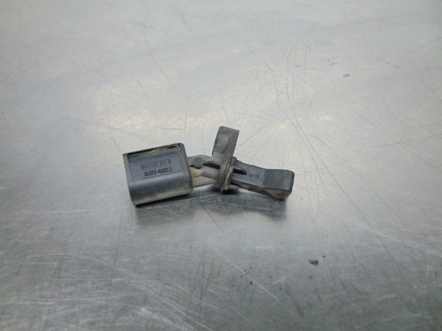Sensor ABS traseiro direito 6Q0927808B VAG