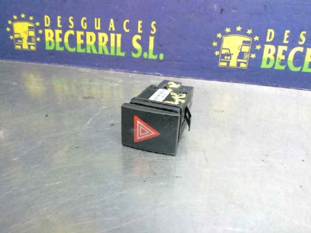 Botão de ativação do sinal de emergência 6Q0953235A VAG