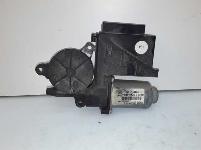 6Q1959802 VAG