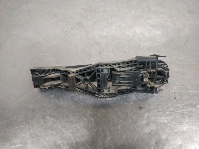 Suporte de maçaneta externa da porta traseira esquerda 6Q4839885A VAG
