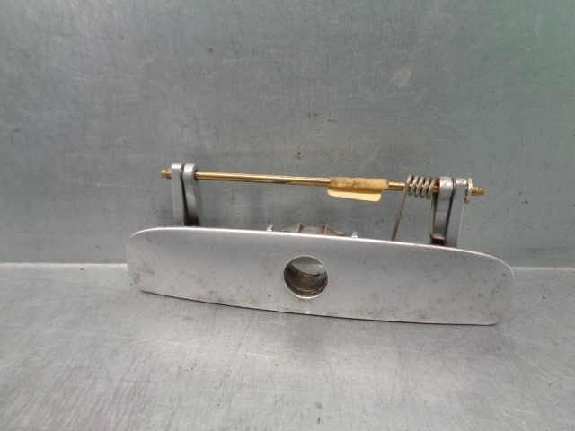 Puxador externo de tampa de porta-malas (de 3ª/5ª porta traseira) 6Q6827565E VAG