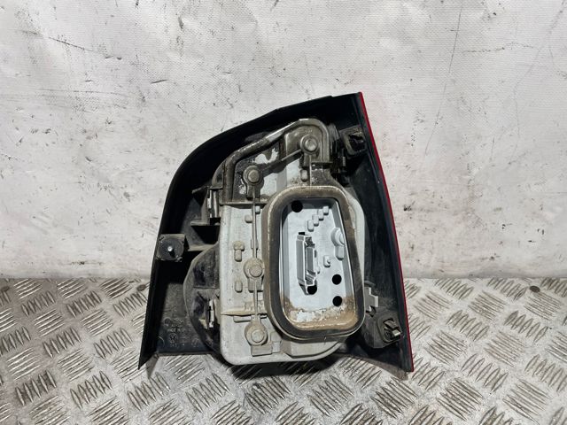 Lanterna traseira esquerda 6Q6945095B VAG
