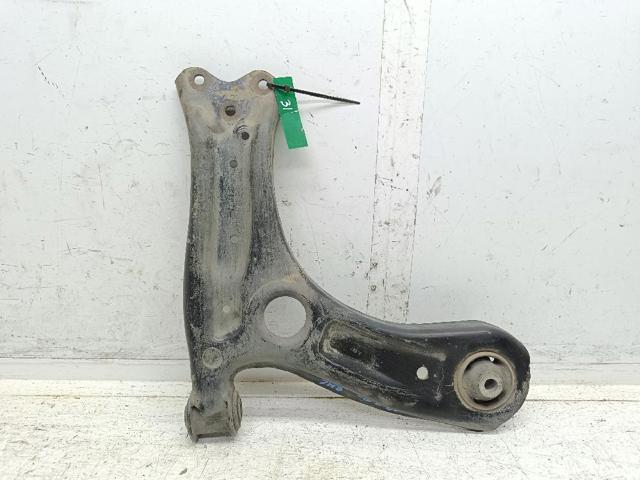 Braço oscilante inferior direito de suspensão dianteira 6R0407152 VAG