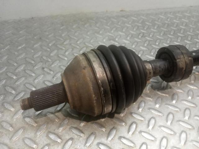 Semieixo (acionador) dianteiro esquerdo 6R0407761L VAG