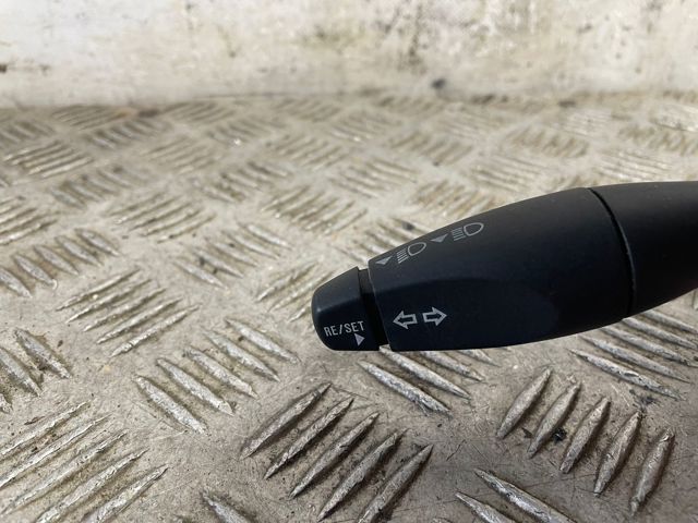 Comutador esquerdo instalado na coluna da direção 6S6T13335AA FORD