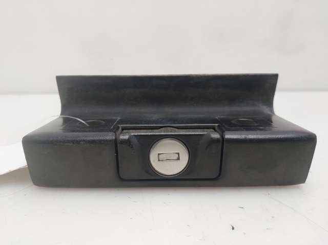 Fecho de tampa de porta-malas (de 3ª/5ª porta traseira) para Skoda Felicia 6U5, 795