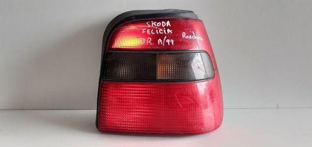 Lanterna traseira direita 6U0945096A VAG