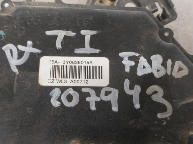 Fecho da porta traseira esquerda 6Y0839015A VAG