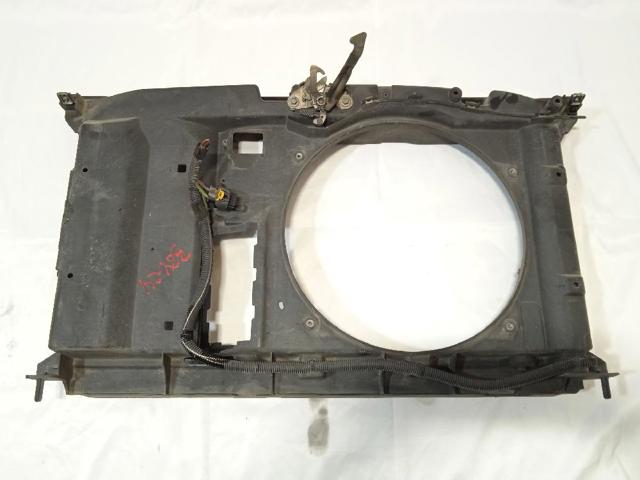 Carcaça de fixação do radiador 7104L4 PEUGEOT