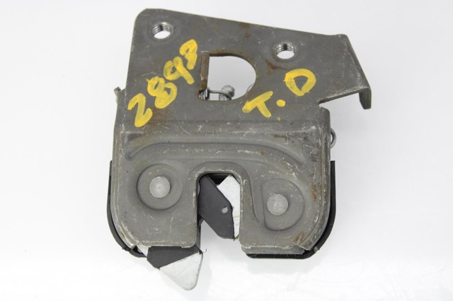 Fecho da porta traseira direita 7112864 BMW