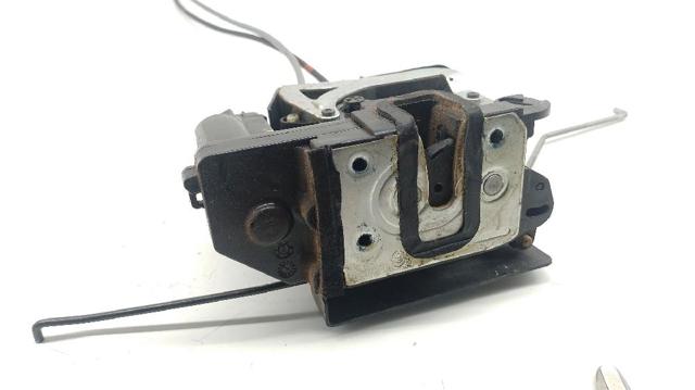 Fecho da porta dianteira esquerda 7121009026 SSANG YONG