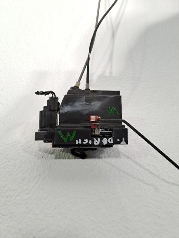 Fecho da porta traseira direita 7132009000 SSANG YONG