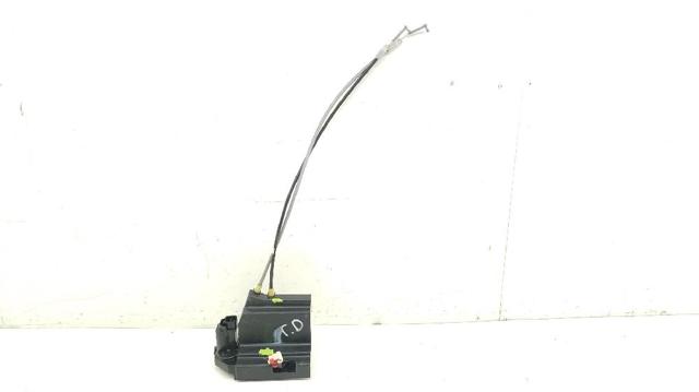 Fecho da porta traseira direita 7132009003 SSANG YONG
