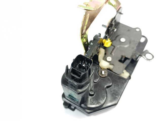Fecho da porta traseira direita 7132009003 SSANG YONG